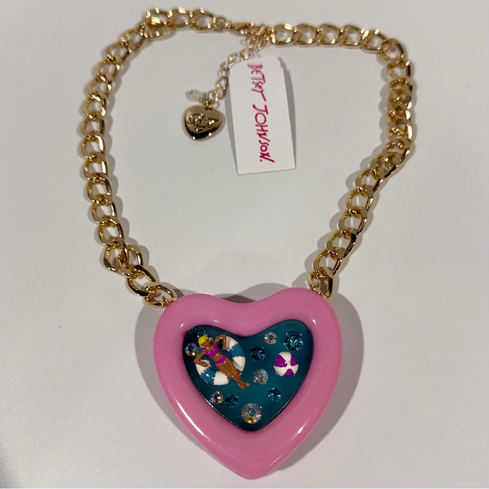 Rare NWT Betsey Johnson Pink Heart Gold Chain Pool Party Pendant Necklace - Picture 1 of 6